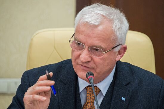 Head of Republic of Crimea Sergei Aksyonov meets with German delegation