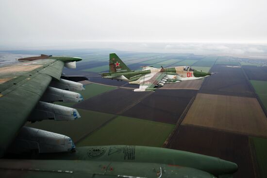 Tactical flight drill of Sukhoi Su-25 assault aircraft in Krasnodar Territory
