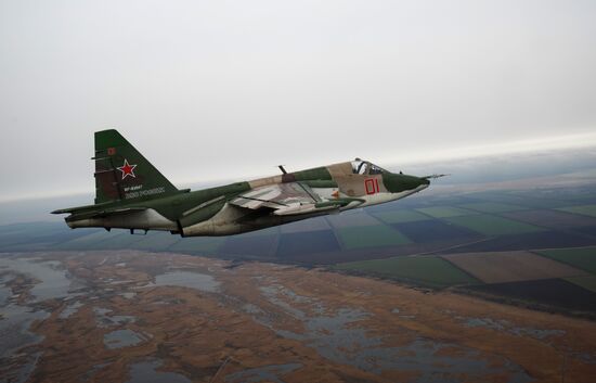 Tactical flight drill of Sukhoi Su-25 assault aircraft in Krasnodar Territory