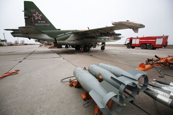 Tactical flight drill of Sukhoi Su-25 assault aircraft in Krasnodar Territory