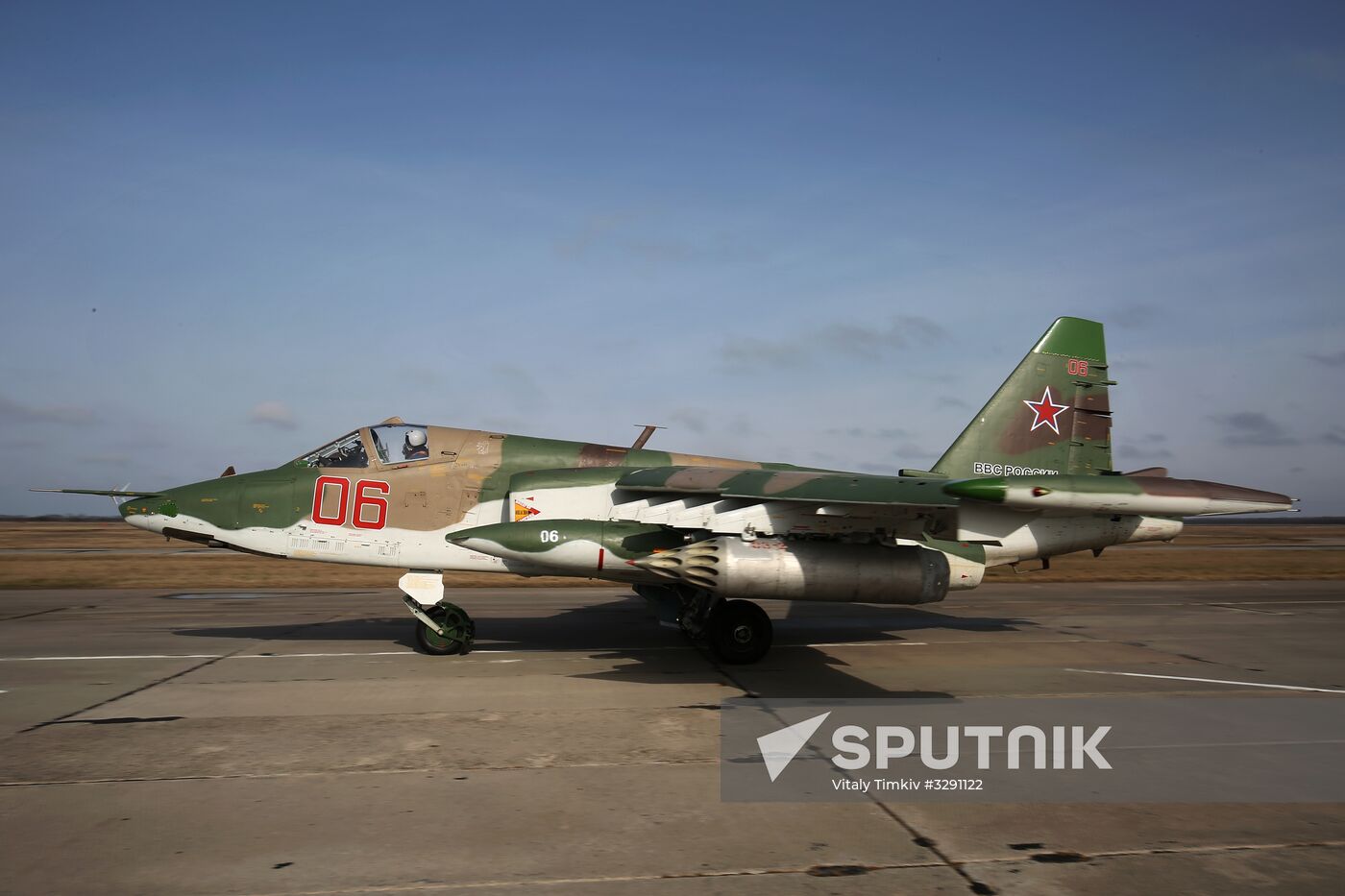 Tactical flight drill of Sukhoi Su-25 assault aircraft in Krasnodar Territory