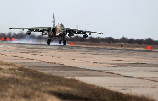 Tactical flight drill of Sukhoi Su-25 assault aircraft in Krasnodar Territory