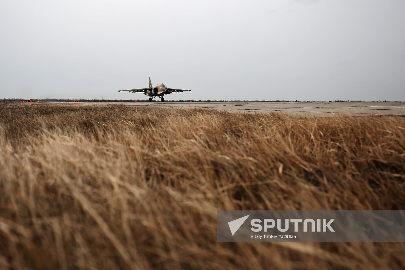 Tactical flight drill of Sukhoi Su-25 assault aircraft in Krasnodar Territory