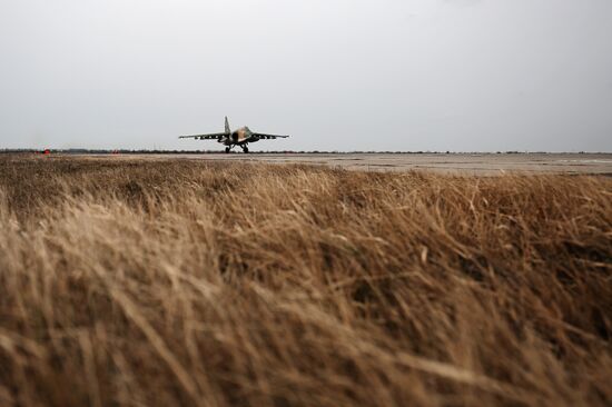 Tactical flight drill of Sukhoi Su-25 assault aircraft in Krasnodar Territory