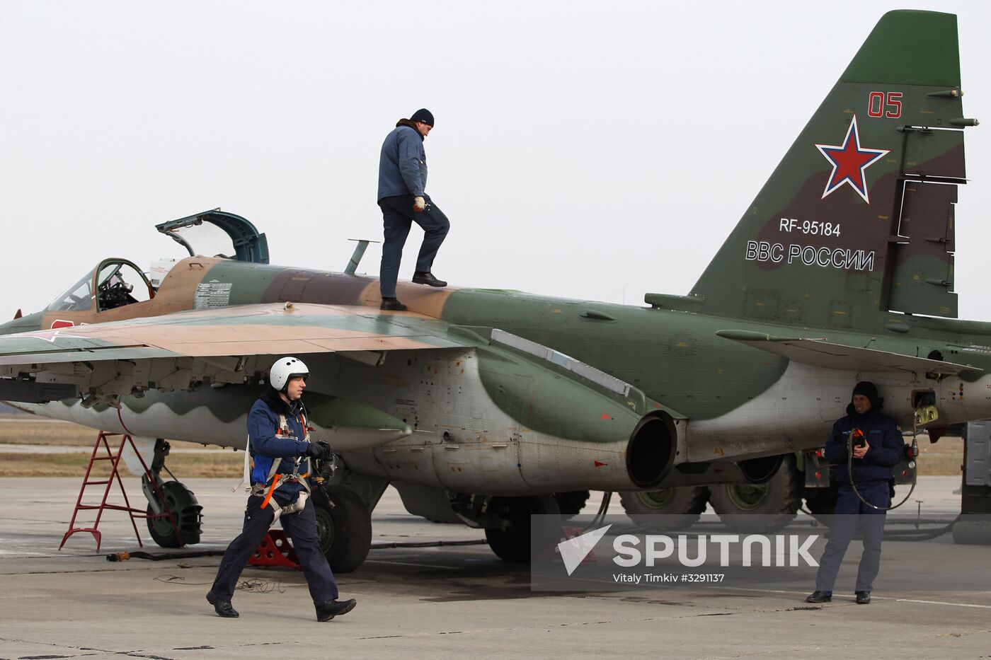 Tactical flight drill of Sukhoi Su-25 assault aircraft in Krasnodar Territory