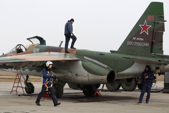 Tactical flight drill of Sukhoi Su-25 assault aircraft in Krasnodar Territory