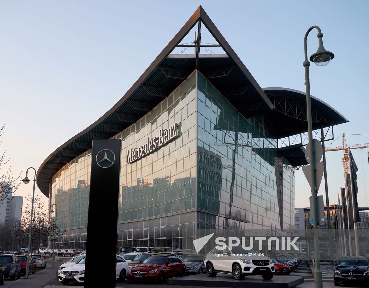 Mercedes-Benz sales office in Berlin