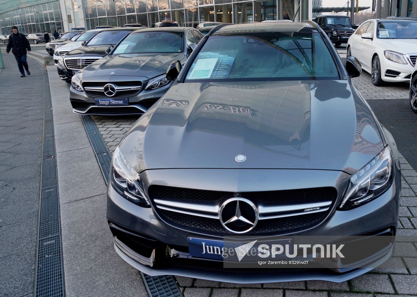 Mercedes-Benz sales office in Berlin