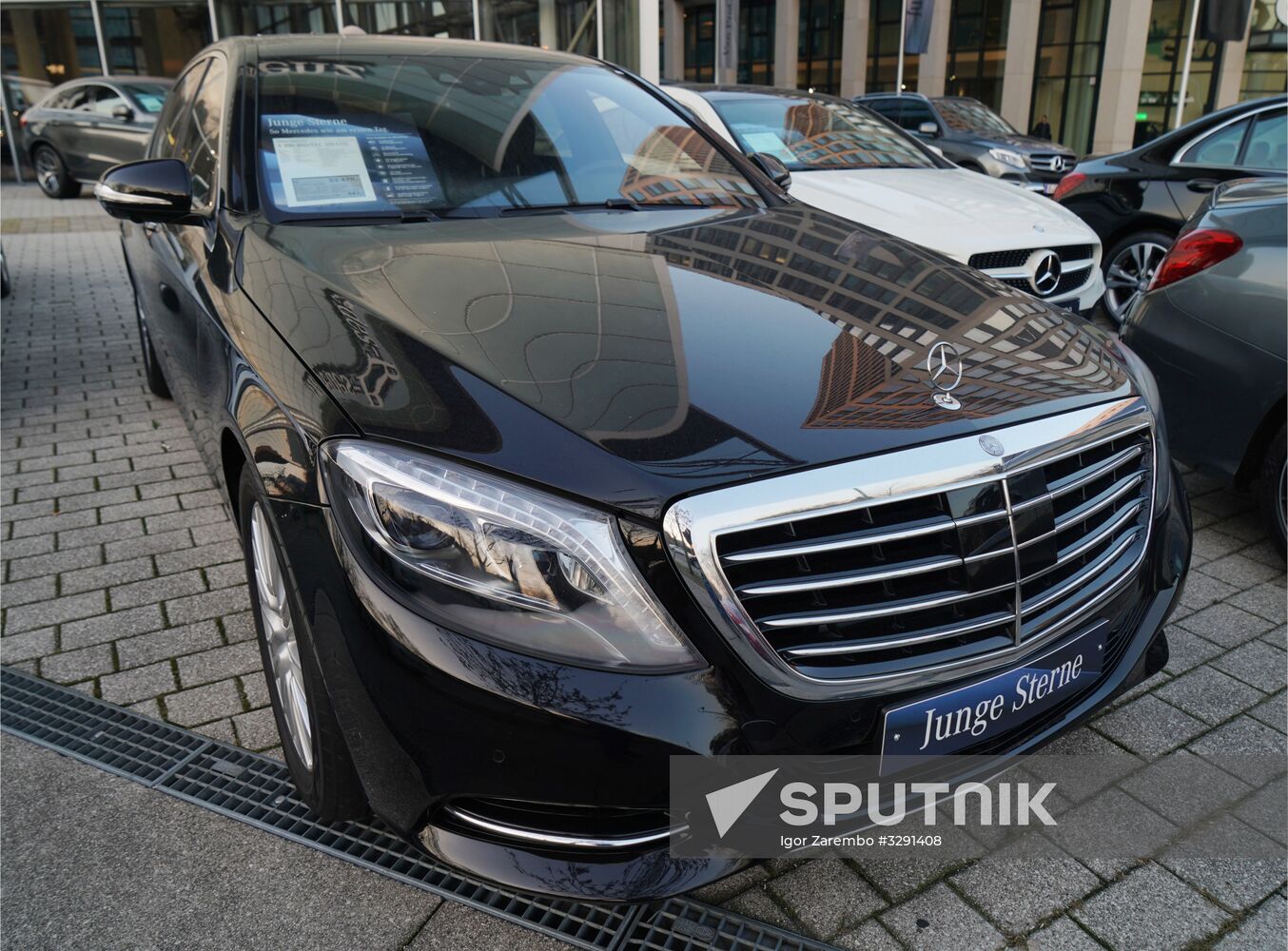 Mercedes-Benz sales office in Berlin