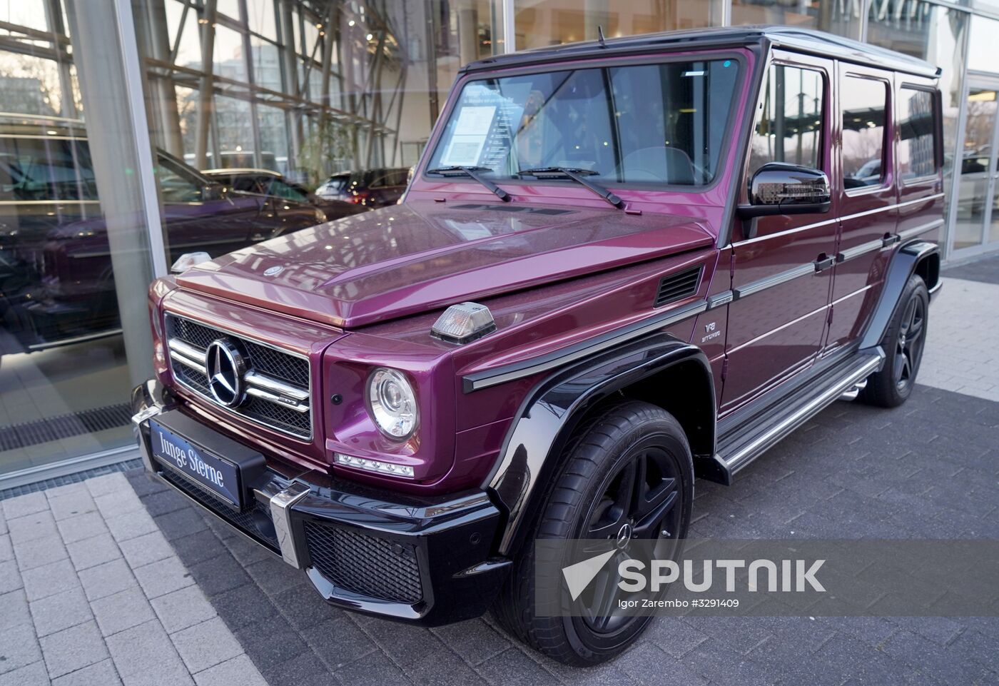 Mercedes-Benz sales office in Berlin