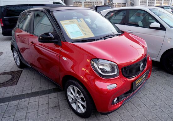 Mercedes-Benz sales office in Berlin