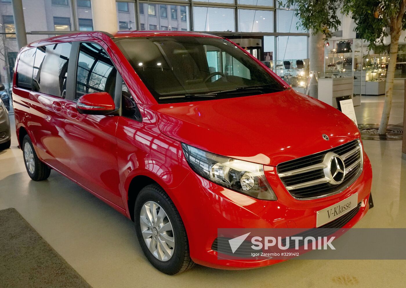 Mercedes-Benz sales office in Berlin