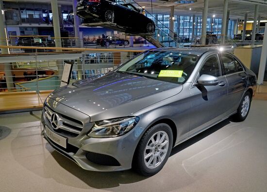 Mercedes-Benz sales office in Berlin