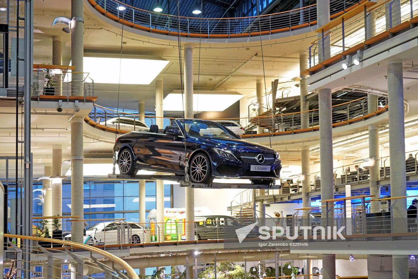 Mercedes-Benz sales office in Berlin