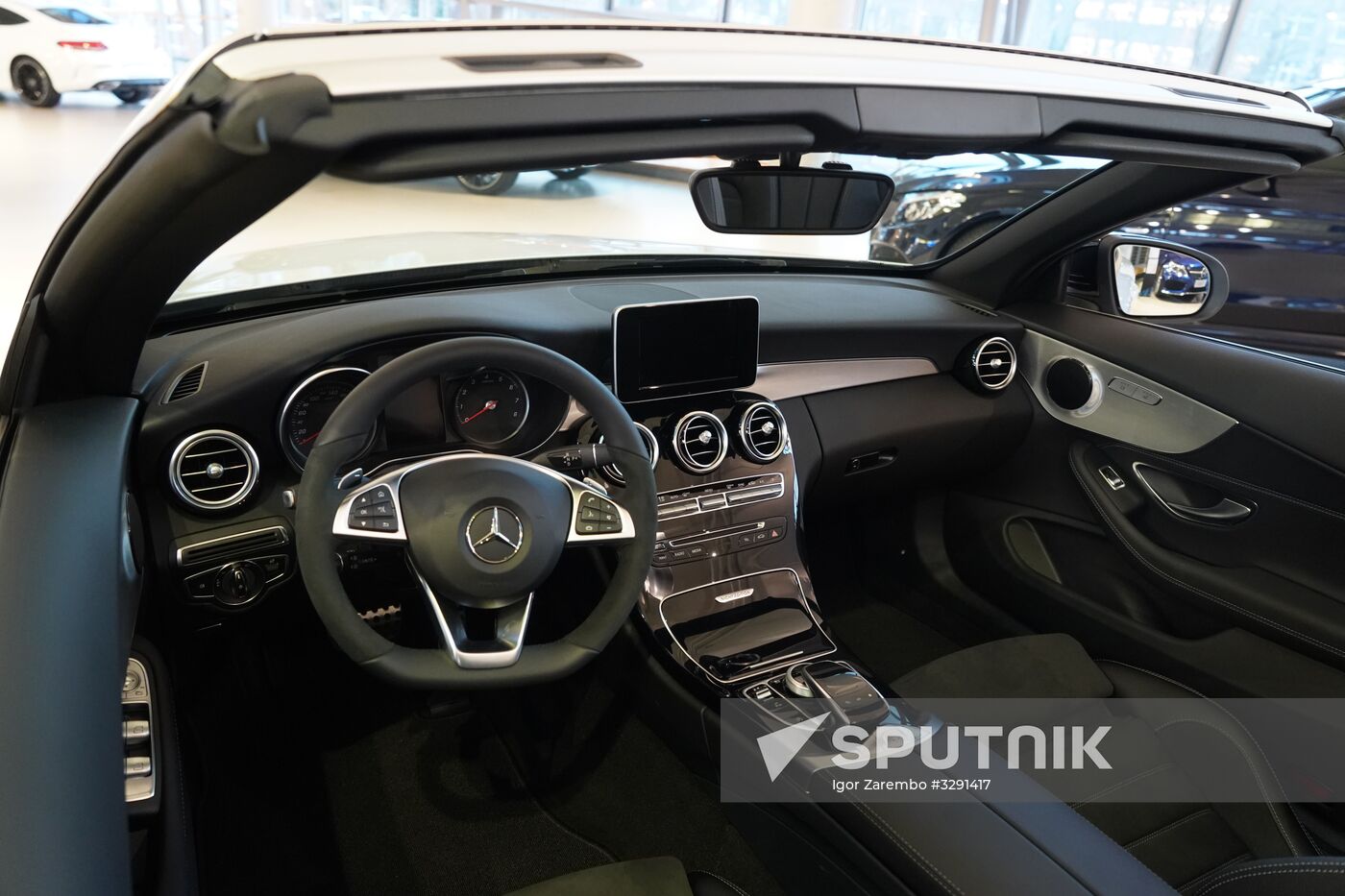 Mercedes-Benz sales office in Berlin