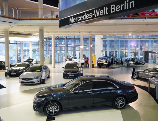Mercedes-Benz sales office in Berlin