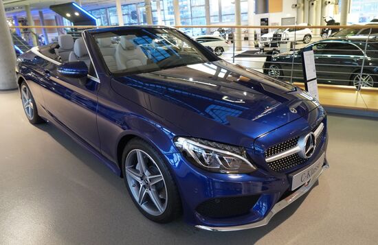 Mercedes-Benz sales office in Berlin