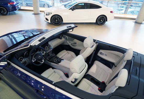 Mercedes-Benz sales office in Berlin