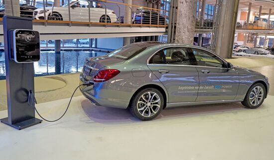 Mercedes-Benz sales office in Berlin