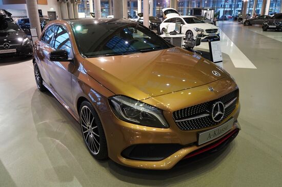 Mercedes-Benz sales office in Berlin