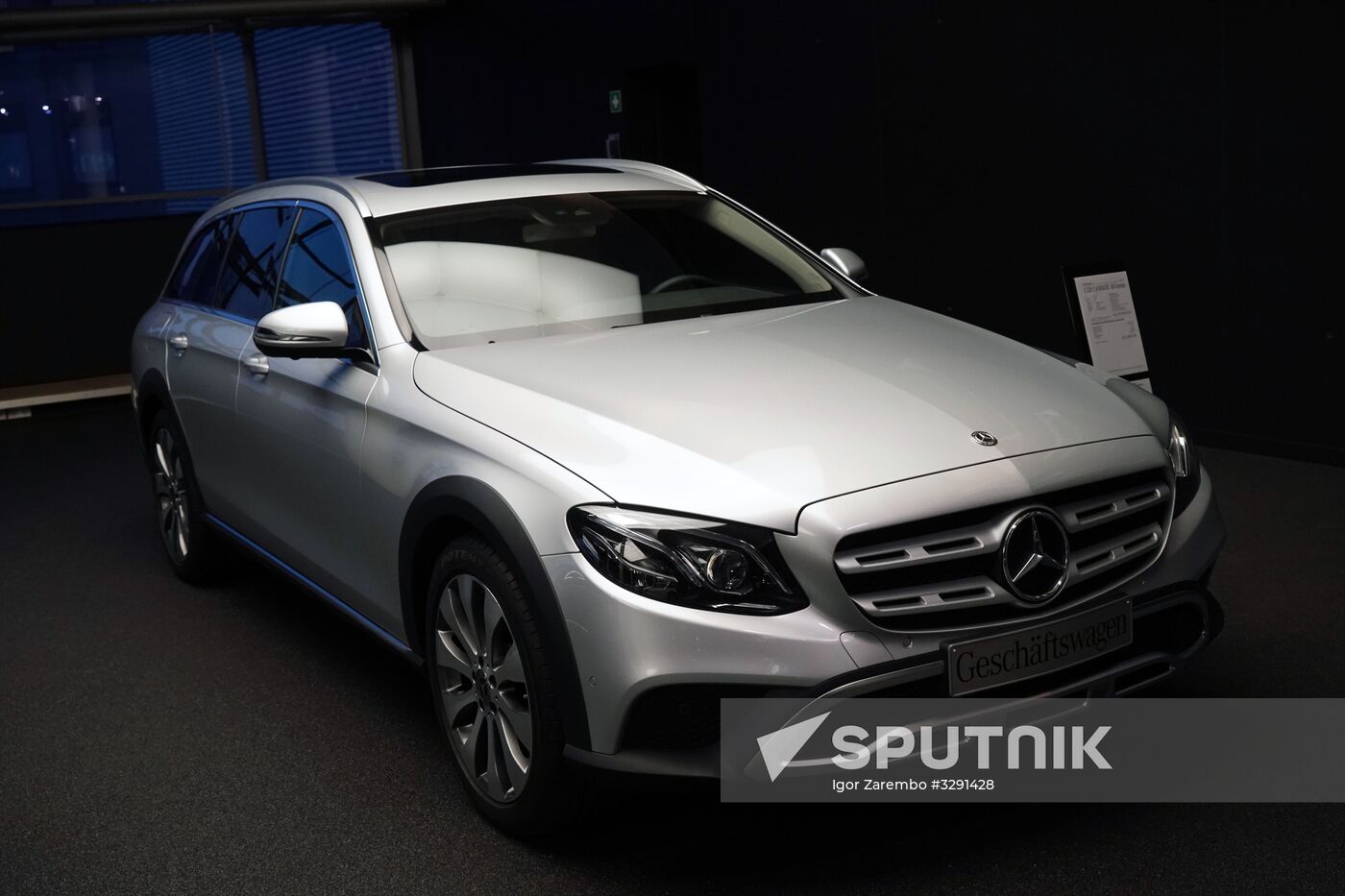 Mercedes-Benz sales office in Berlin