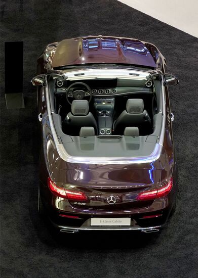 Mercedes-Benz sales office in Berlin