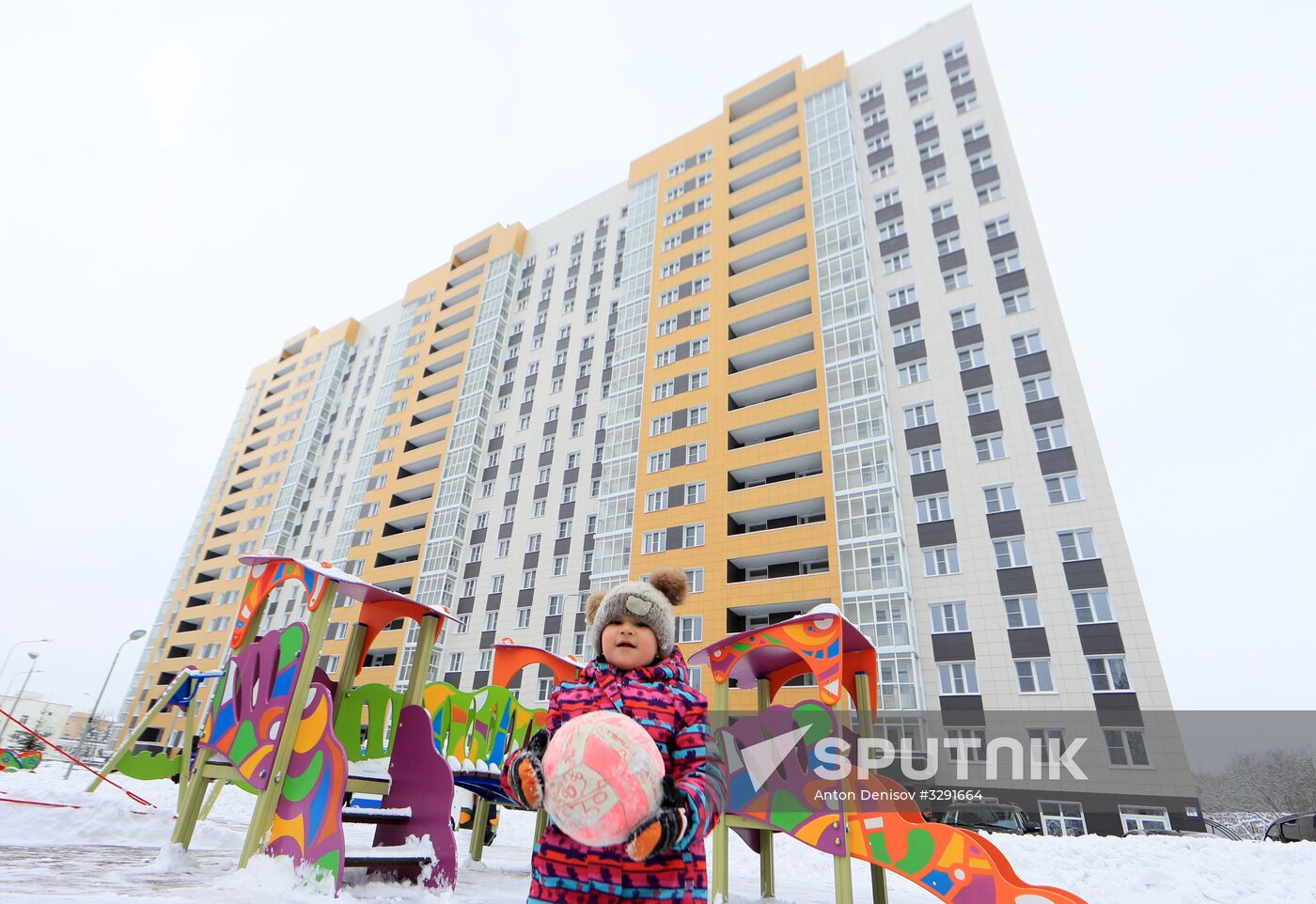 First apartment block built for Moscow's Relocation Program