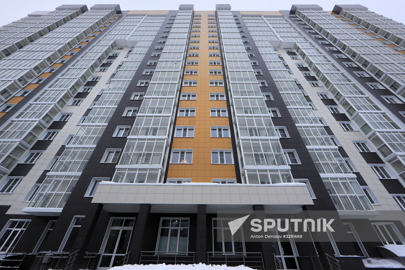 First apartment block built for Moscow's Relocation Program