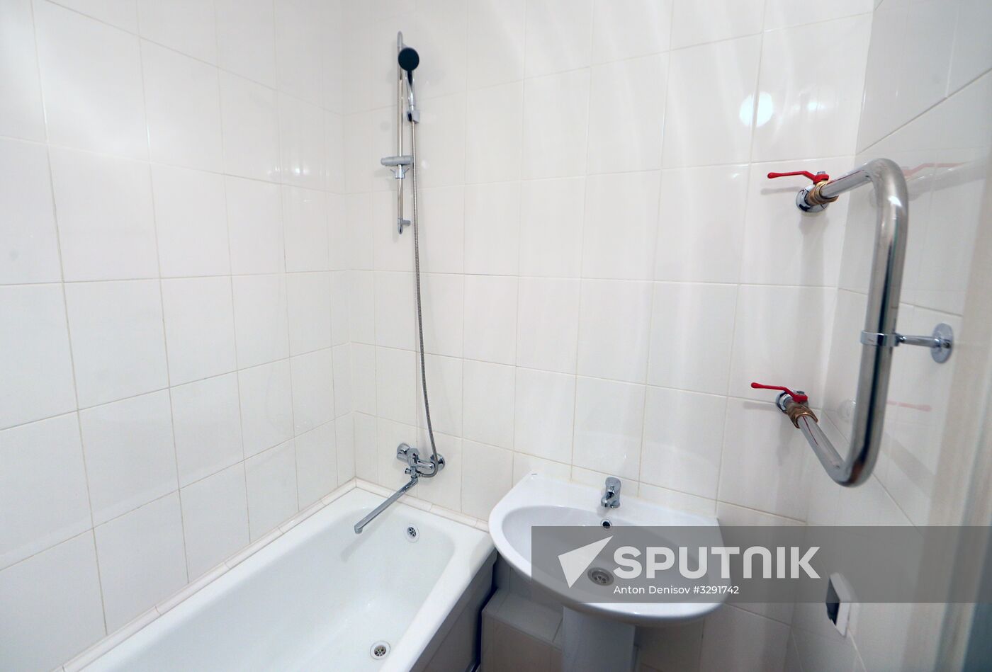 First apartment block built for Moscow's Relocation Program