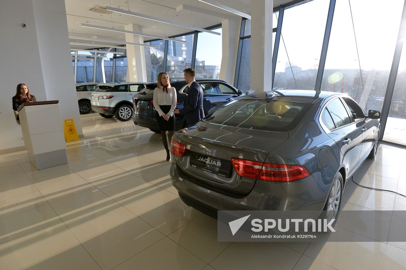 Car dealerships in Chelyabinsk at work