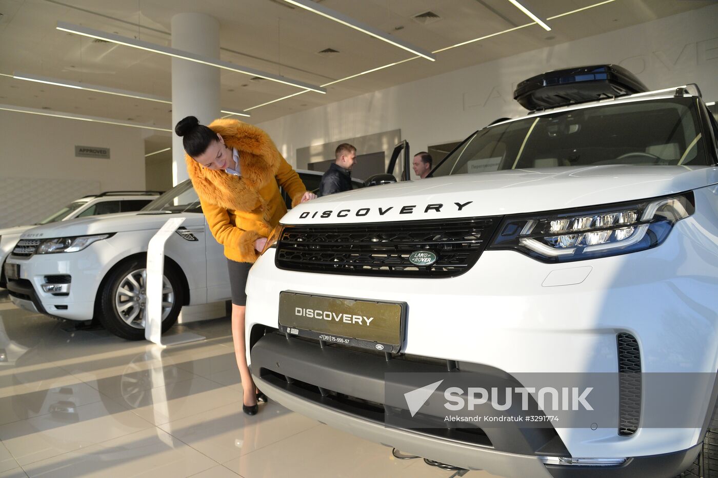 Car dealerships in Chelyabinsk at work