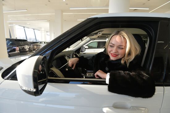 Car dealerships in Chelyabinsk at work