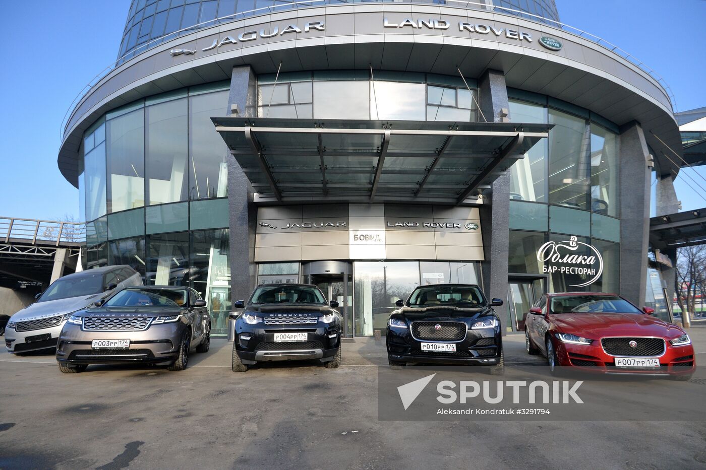 Car dealerships in Chelyabinsk at work