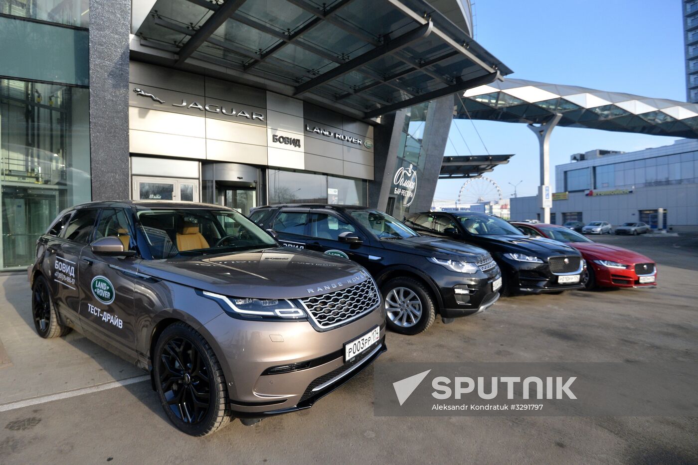 Car dealerships in Chelyabinsk at work