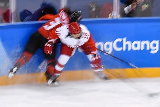 2018 Winter Olympics. Ice hockey. Women. Canada vs. Russia