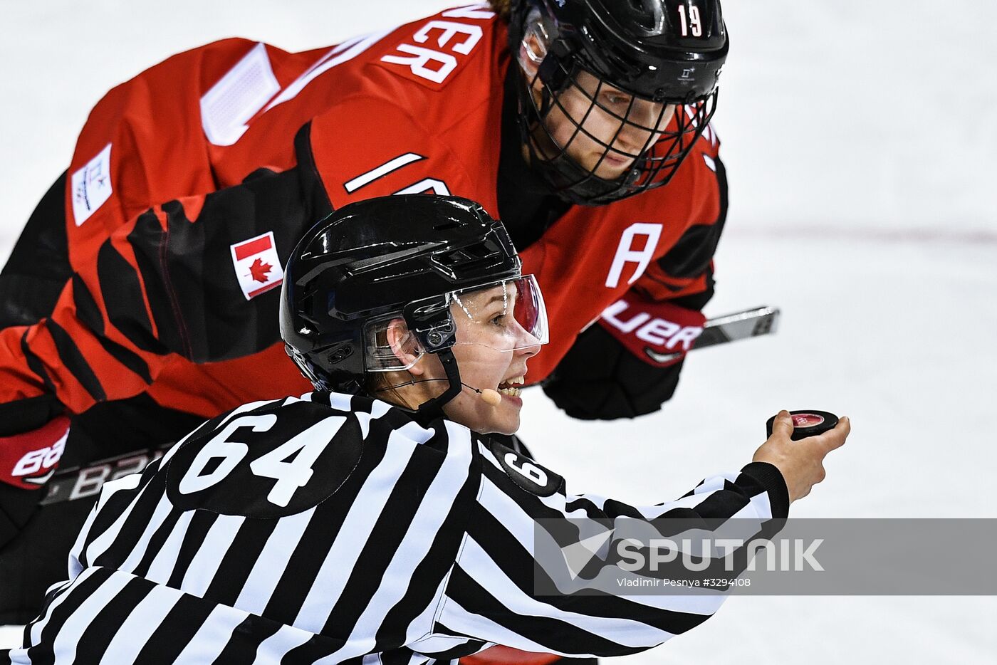 2018 Winter Olympics. Ice hockey. Women. Canada vs. Russia