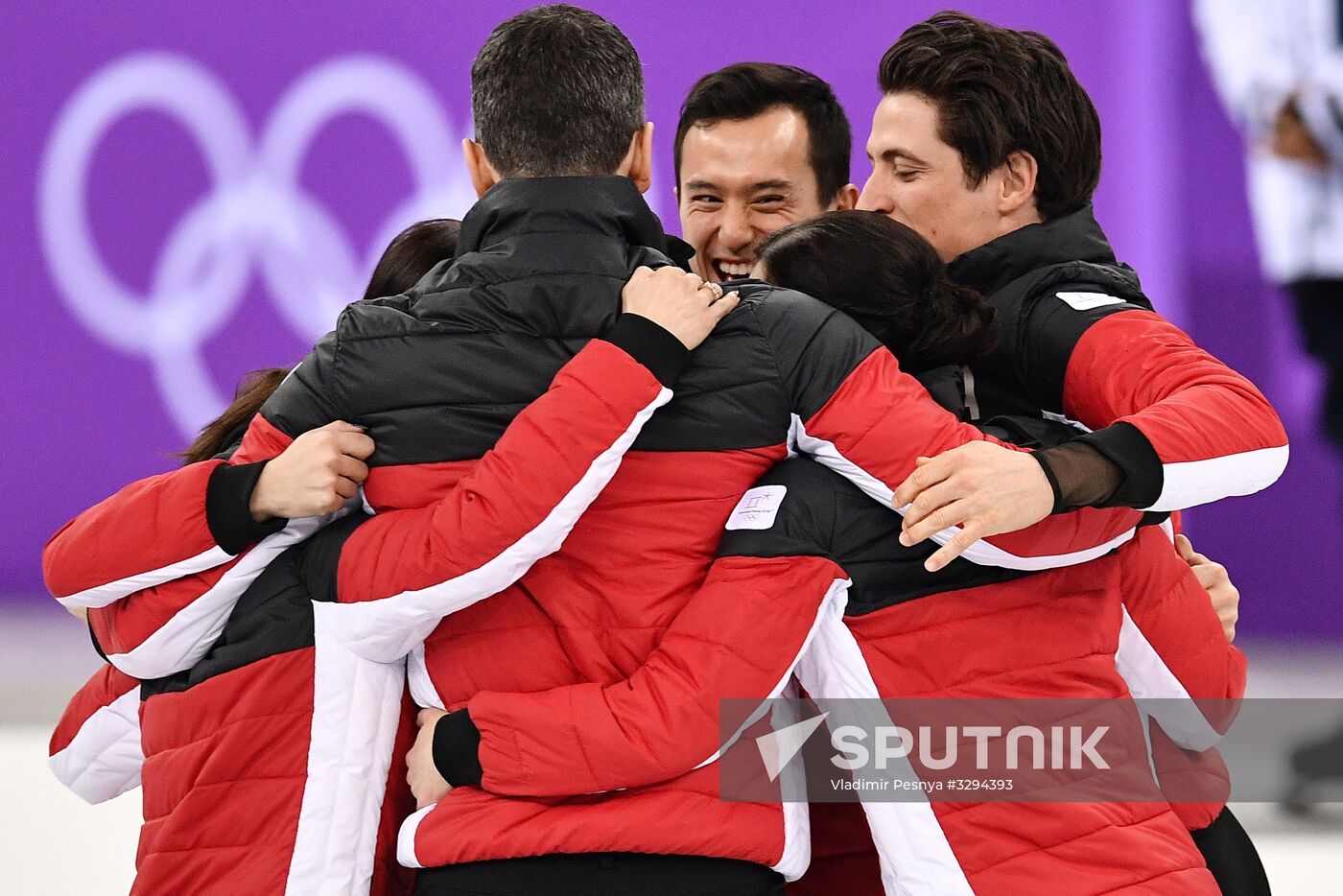 2018 Winter Olympics. Figure skating. Teams. Flower ceremony