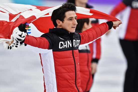 2018 Winter Olympics. Figure skating. Teams. Flower ceremony