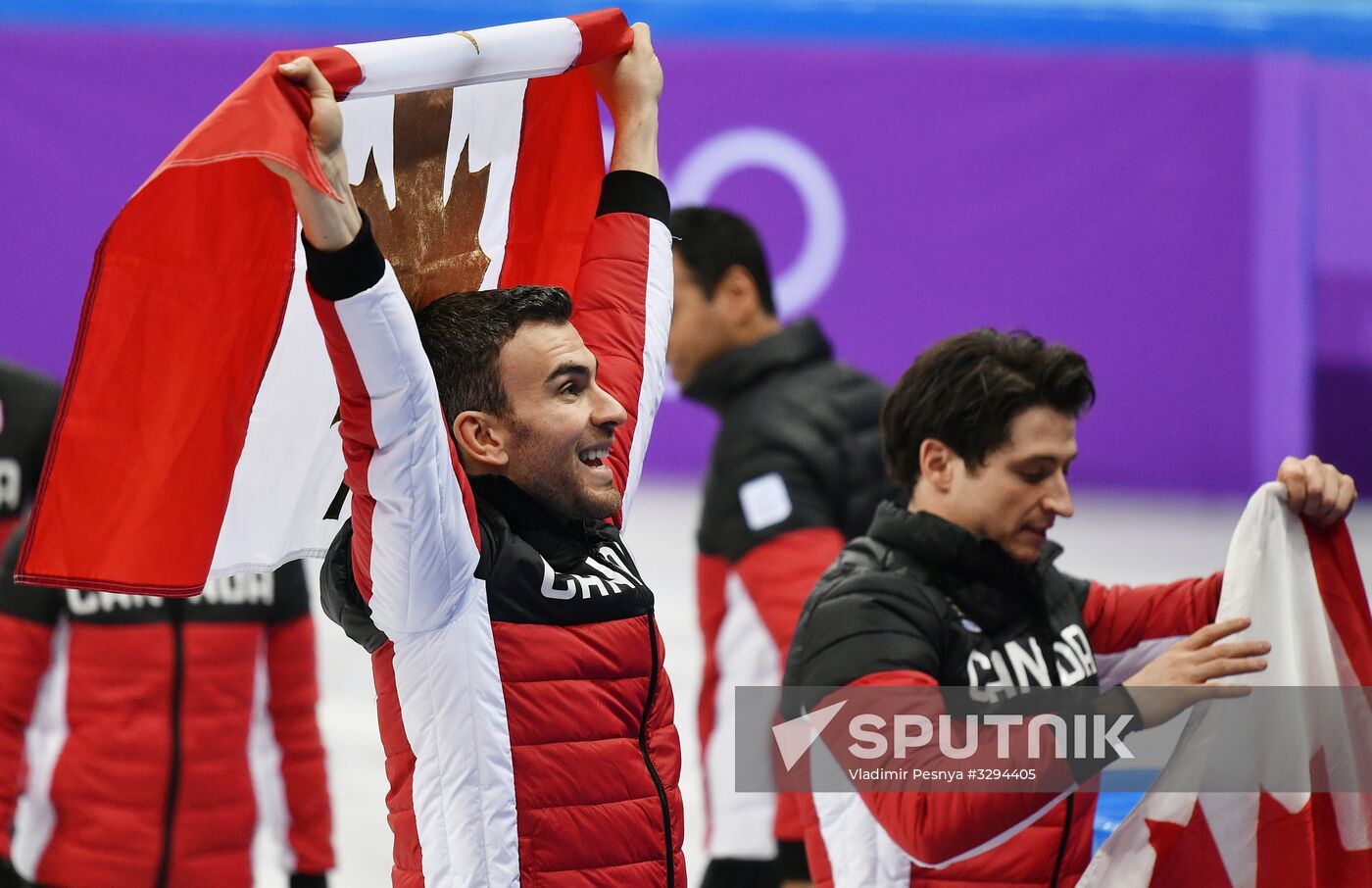 2018 Winter Olympics. Figure skating. Teams. Flower ceremony