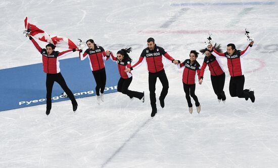 2018 Winter Olympics. Figure skating. Teams. Flower ceremony