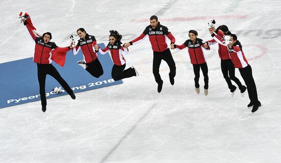 2018 Winter Olympics. Figure skating. Teams. Flower ceremony