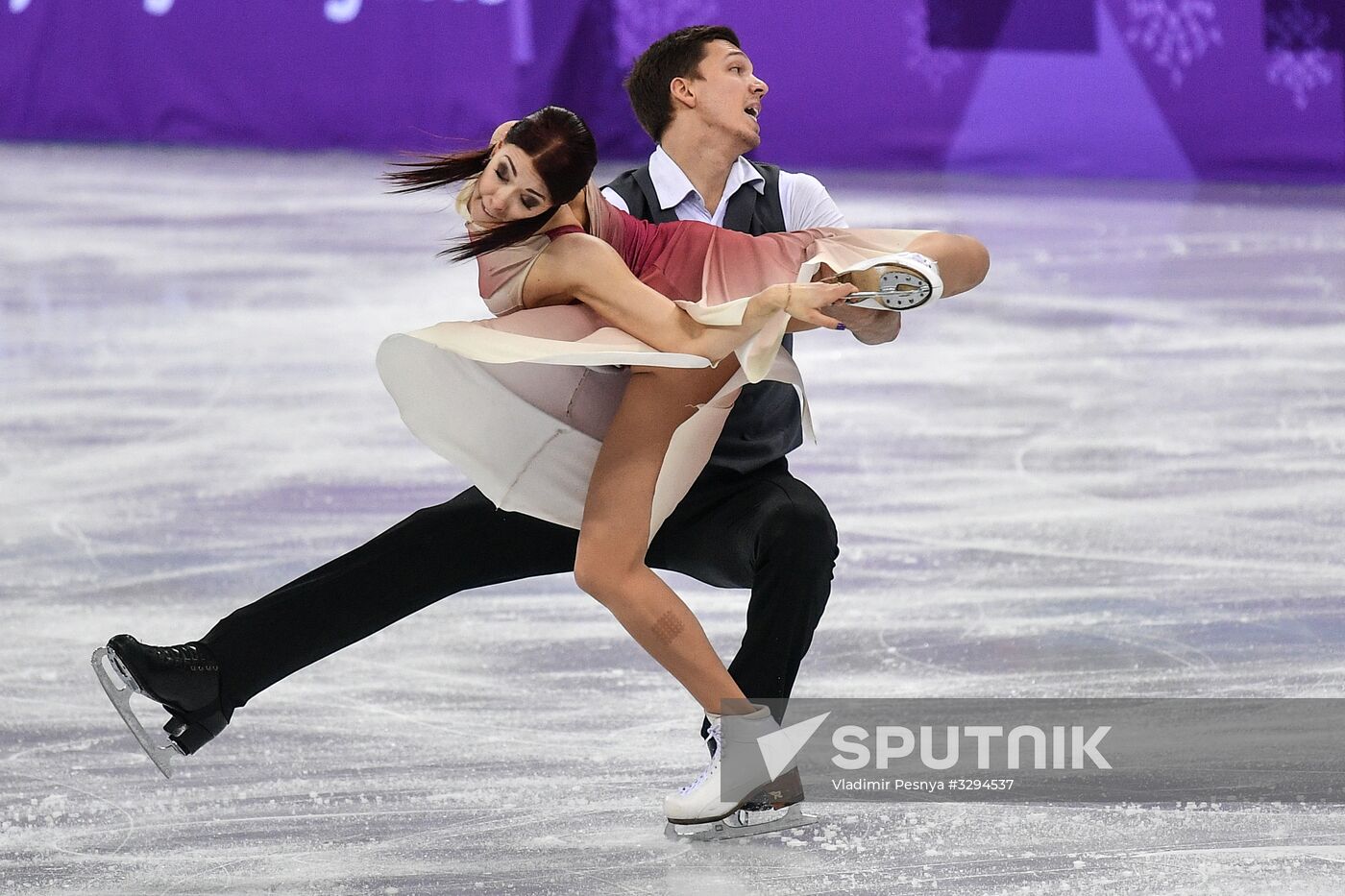 2018 Winter Olympics. Figure skating. Teams. Ice dance. Free skating