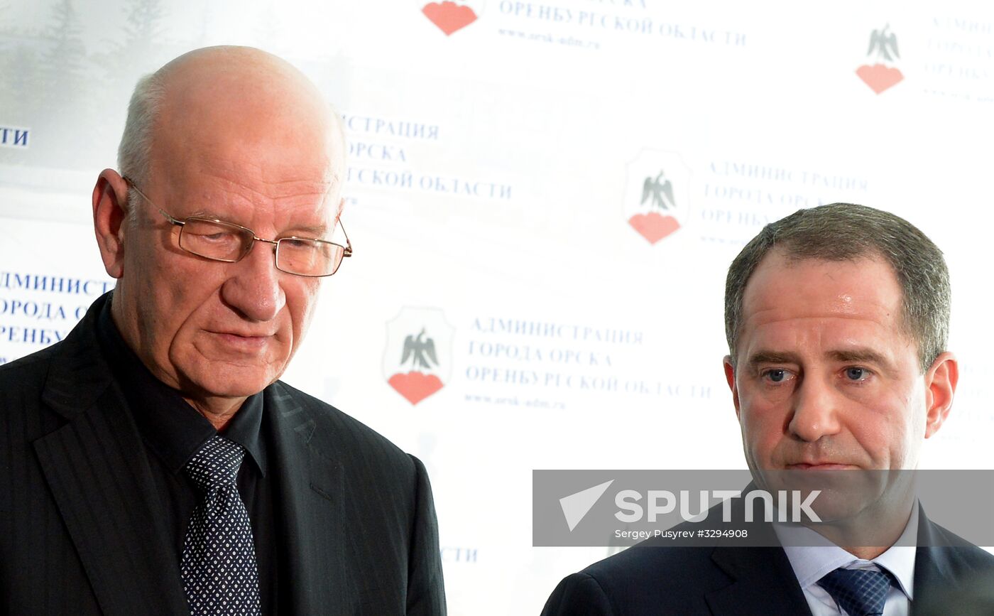 Collecting DNA samples from relatives of An-148 crash victims in Orsk