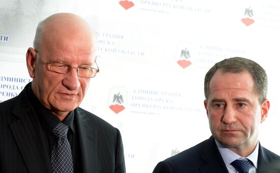 Collecting DNA samples from relatives of An-148 crash victims in Orsk