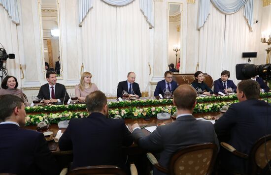 President Vladimir Putin meets with Leaders of Russia contest finalists