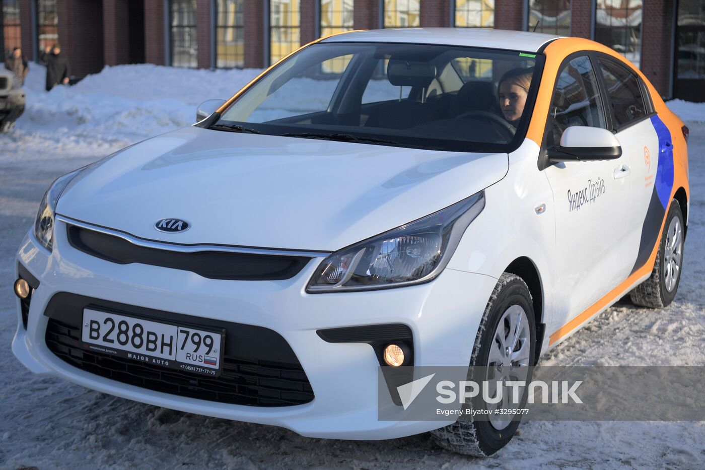 Yandex launches its car sharing service