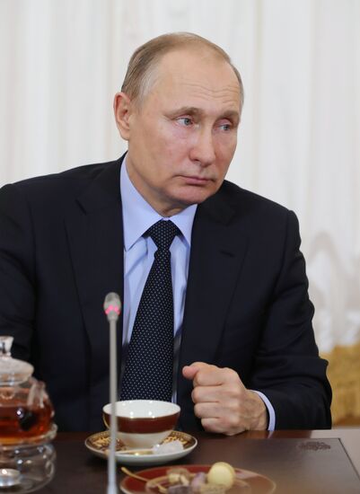 President Vladimir Putin meets with Leaders of Russia contest finalists