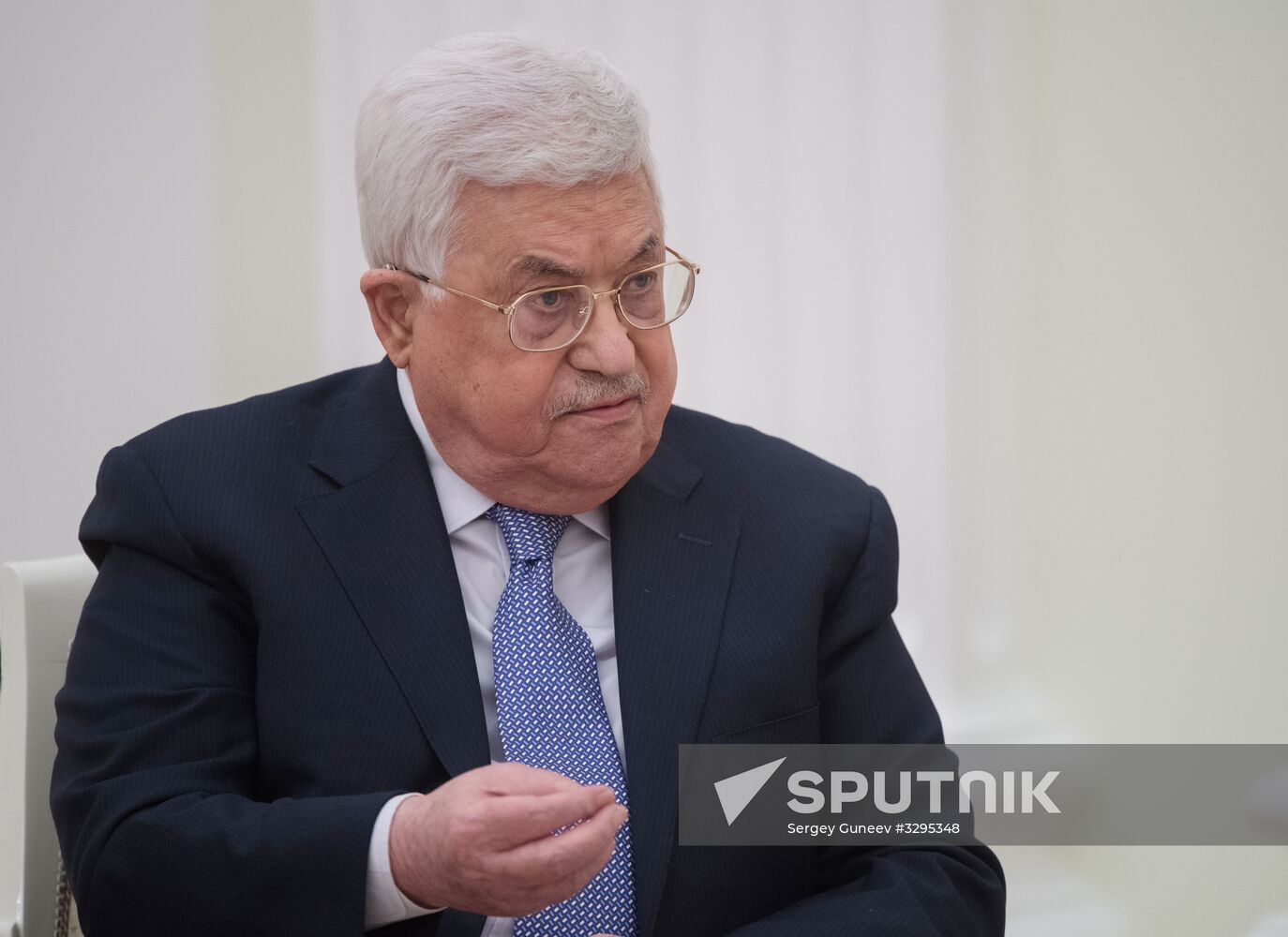 President Vladimir Putin meets with Palestinian President Mahmoud Abbas