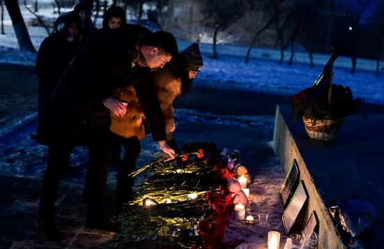 Flowers laid in memory of An-148 crash victims