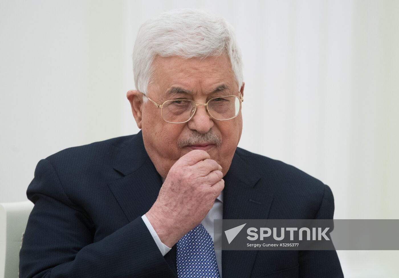 President Vladimir Putin meets with Palestinian President Mahmoud Abbas